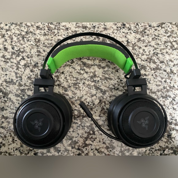 RAZER NARI ULTIMATE GAMING HEADSET - Picture 6 of 14